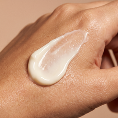 LICHTGRÜN Hand- und Nagelcreme Textur