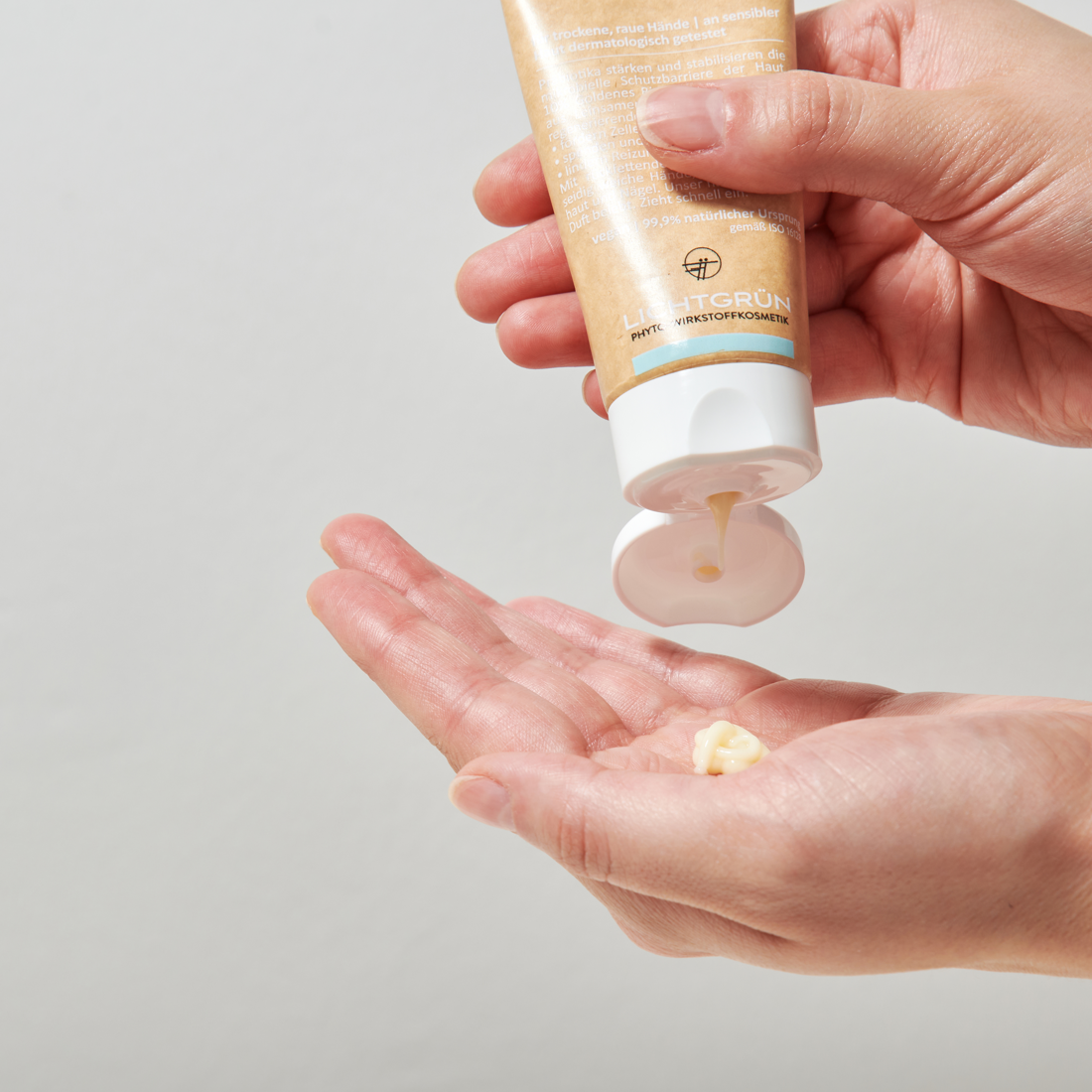 LICHTGRÜN Hand- und Nagelcreme Konsistenz