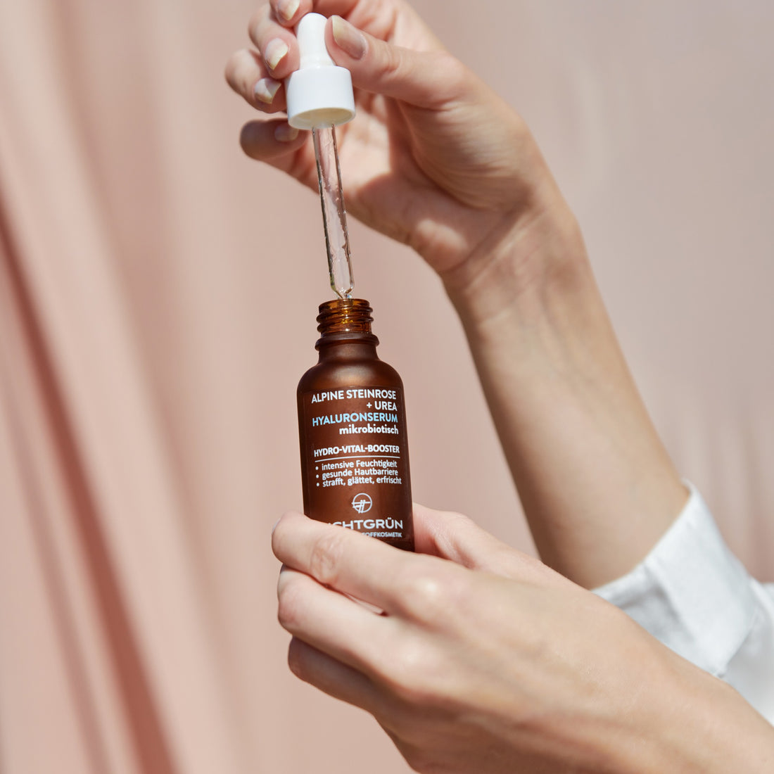 LICHTGRÜN Hyaluronserum Anwendung